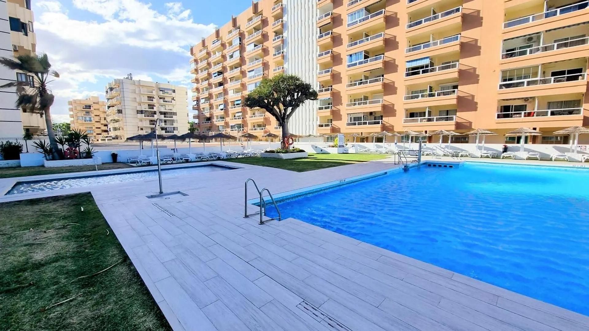 شقة Pyr Beach And Pool Studio II فوينخيرولا